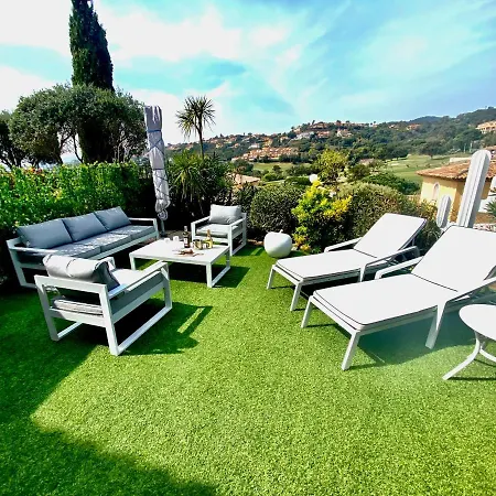 펜션 Maison Vue Golf Sainte Maxime 생트막시메